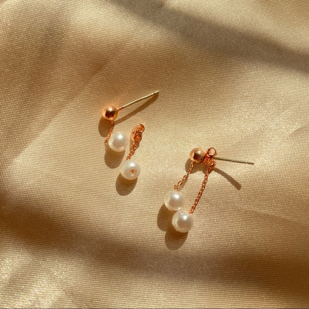 Mini Pearls Dropping Earrings